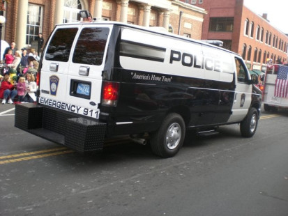 Prisoner Transport Van #26 operated by Det. Lopes in the 2009 Thanksgiving Day Parade