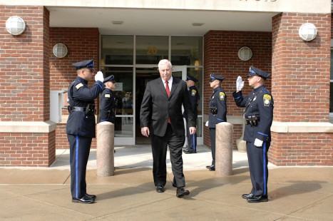 Retiring Chief of Police Robert Pomeroy leaves the station (2008) Photo #3