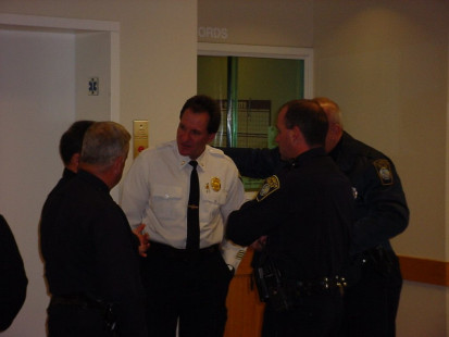 Retiring Lt. Ahlquist speaks with officers on his last day of service (14/Nov/03)