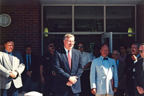 Chief of Police Robert Pomeroy addresses the crowd at the ribbon cutting ceremony for the new station (15/Sept/95)